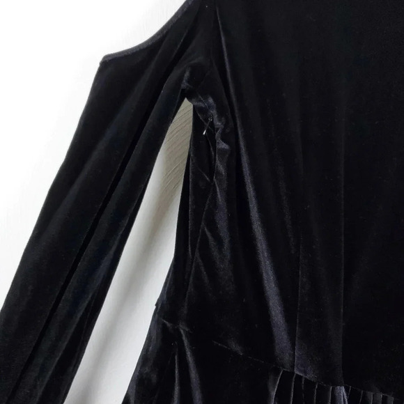 EACH X OTHER Pleated Velvet Cold-shoulder Maxi Dress In Black S - Picture 8 of 14